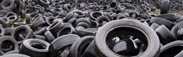 Kümme aastat Raplamaal Mäeperes vedelenud rehvihunnikud koristatakse lõpuks ära