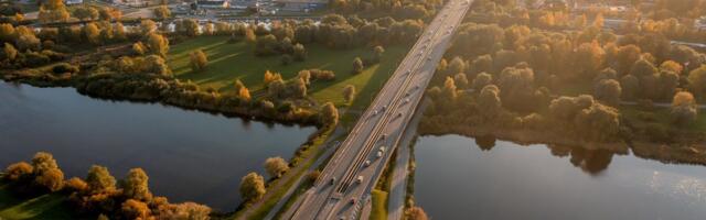 Arutelul on Tartu Sõpruse silla kaks võimalikku liikluslahendust