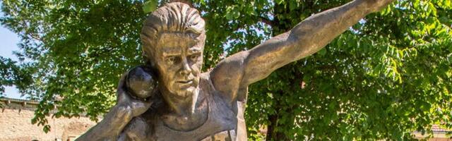 Spordisangari monument on teisaldatud. Proksist Heino Lipp rändas Maidlast Jõhvi, taasavamine on 22. mail