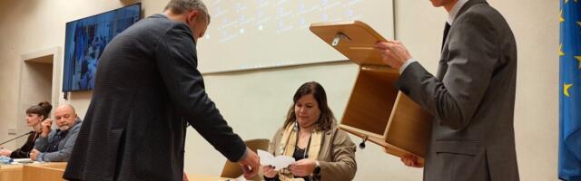 Неизвестный депутат из нарвской коалиции сорвал переизбрание Катри Райк на пост мэра