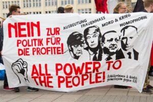 Populistlik tõlgendus demokraatiast:  üks rahvas, üks arvamus, üks võim