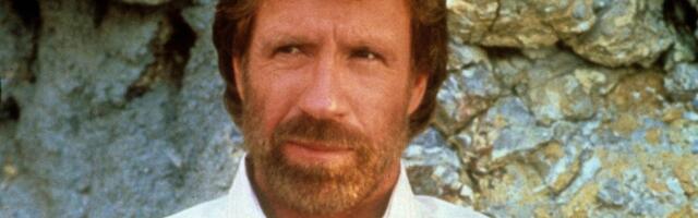 FOTOD | Milline mees! 85-aastane Chuck Norris on endiselt imeheas vormis
