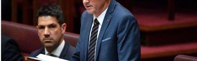 Šokeeriv: TGA varjab vaktsiiniga seotud surmajuhtumeid, ütleb Austraalia senaator Gerard Rennick