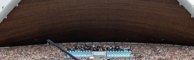 ÜLEVAADE | Tänavuse laulu- ja tantsupeo paremad istekohad läksid nagu soojad saiad. Kuhu saab veel kõrvuti istuma?