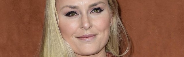 KLÕPS | Sportlane Lindsey Vonn viskas riided seljast ja hakkas autot pesema, muidugi oli ka publik olemas
