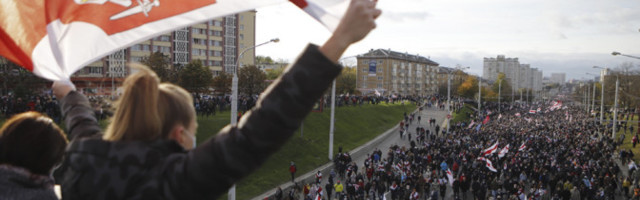 Valgevenes jätkuvad meeleavaldused, kinni on peetud üle saja inimese