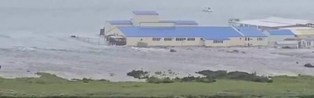 VIDEO | Tsunami ujutab üle rannikuala Kuriili saartel