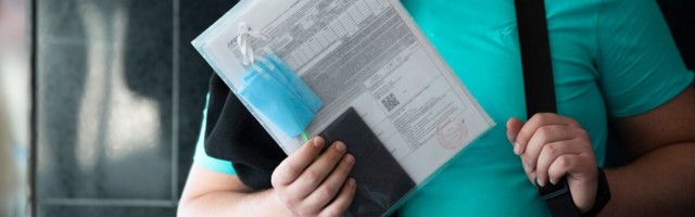 Vältimaks piiriületusel paberil terviseankeeti, tegi väike IT-firma mõne nädalaga digilahenduse