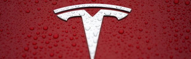 Tesla ületas poole triljoni piiri