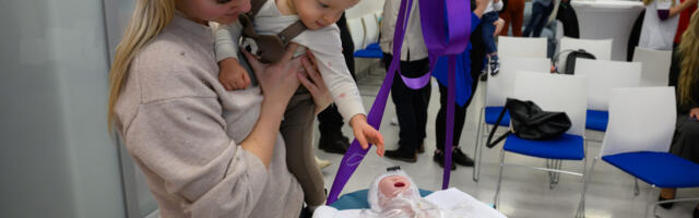 Fotod: Ida-Tallinna Keskhaigla neonatoloogia osakonda jõudsid vastsündinute elustamislaud ja simulatsiooninukk