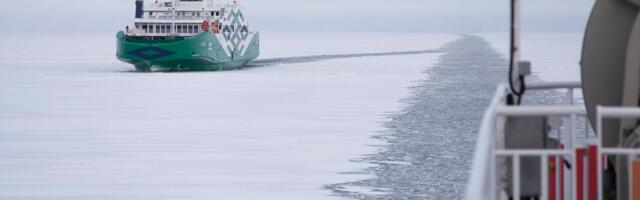 Jääolude ja kriitiliselt madala veetaseme tõttu on parvlaeva Regula väljumised täna tühistatud
