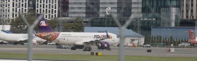 FOTOD | Tallinnas maandus taas Peterburi suundunud lennuk