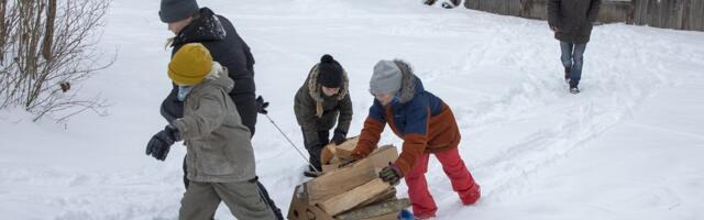 Metsküla koolipere ootab jõuluimet. „Siin käib riigi ajaloo suurim koolikius ja mitte keegi ei astu vahele“