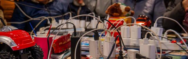 DELFI UKRAINAS | Venemaa tahab ukrainlased talveks külma kätte jätta. Kiievi elanik_ me ei alistu kunagi!