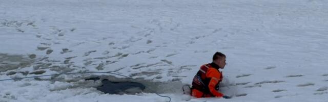 FOTOD | Hoiatus! Emajõe jääolud on ohtlikud, ka päästjad vajusid läbi jää