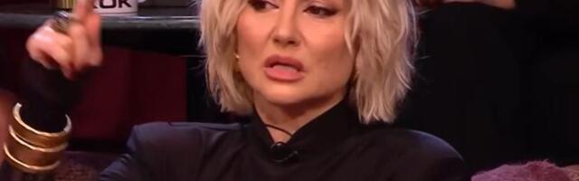 VEZA LENE MARINKOVIĆ I FUBALERA PARTIZANA SVE OZBILJNIJA! Ćerka Goce Tržan pozira u korsetu dok je dečko je ljubi (FOTO)