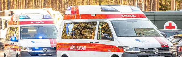 PILDIGALERII Lõuna-Eesti haiglas alustavad tööd endiste  kolleegide järgi nime saanud kiirabiautod