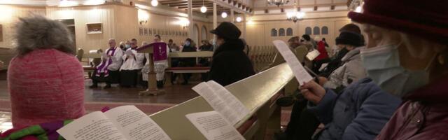 Reporter: Pärnu Eliisabeti kirikus kõlasid tuntud advendi- ja jõuluviisid