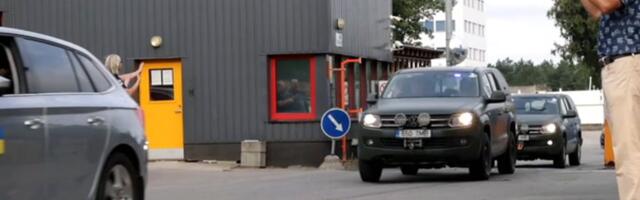VIDEO JA FOTOD | Eesti annetas Ukrainale 22 politseiautot. PPA juht_ neist osa läheb otse rindele