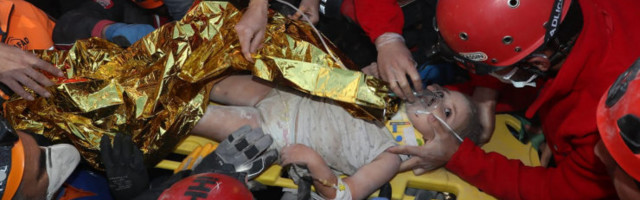 VIDEO | Türgis toodi neli päeva pärast maavärinat rusude alt elusana välja nelja-aastane tüdruk