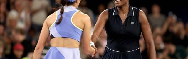 Esireketid alustasid kindlalt, igihaljas Venus Williams mängis võidu käest