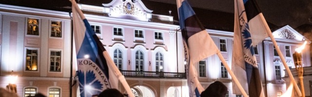 ERISAADE | Kas meediapeks viis EKRE esimeseks? Erik Moora: oled loll, kui EKRE-t kajastad. Ja loll, kui seda ei tee
