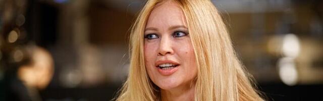 FOTO | Tulevane piloot? Jana Hallas näitas üle pika aja oma poega