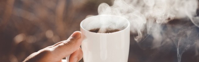 Ei kujuta hommikut kohvita ette? Need sümptomid aga viitavad, et oled kohvi tarbimisega liiale läinud
