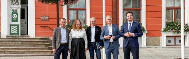 Isamaa võttis Tartu linnas valimisnimekirja üleandmisel kasutusele kõrgtehnoloogilise sõbra