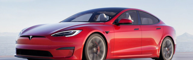 FOTOD. Tesla Model S uueneb ja muutub veelgi kiiremaks