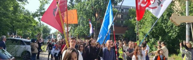 FOTO, VIDEO: Studenti krenuli peške iz Novog Sada na protest u Subotici