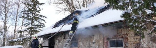 FOTOD | Järvamaal hävines tules elumaja