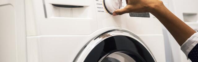 Ovu grešku svi pravimo kad nam se žuri: Može da ošteti veš-mašinu i uništi odeću