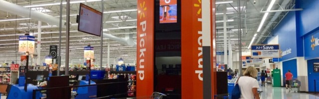 Walmart loobub kauplustes asuvatest pakitornidest