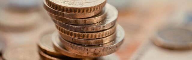 Swedbank: keskmine Eesti autoliisija teenib 2600 eurot kuus palka