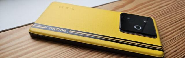 Realme GT 7T: omanäolise, Viperi triipudega telefoni hind Eestis paneb kukalt kratsima
