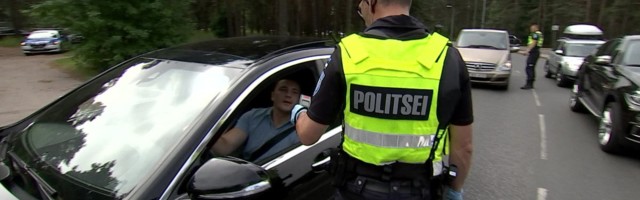 Reporter: Ligi 14 000 korda pidid sõidukijuhid jaanipühade ajal oma auto puhumiseks peatama