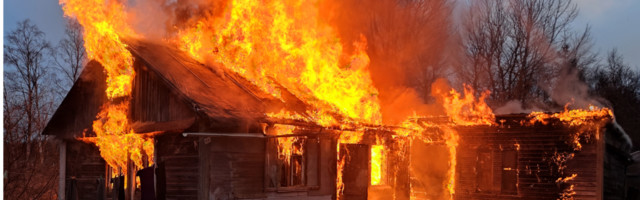 Türisalu külas põles eramaja: naaber päästis kolm last