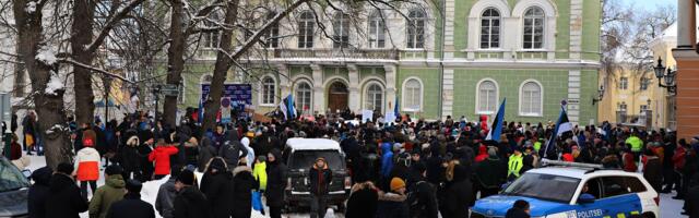 Toompeal leidis aset SAPTK suur meeleavaldus valitsuse koroonapiirangute vastu