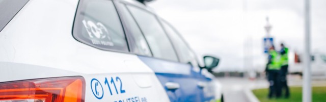 Politsei pidas Pärnus kinni mehe, kelle tulirelvast lastud kuulid tabasid naabermaja