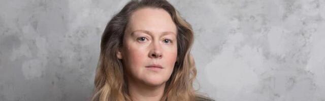 Julia Aug toob lavale kirjad Ukraina rindelt