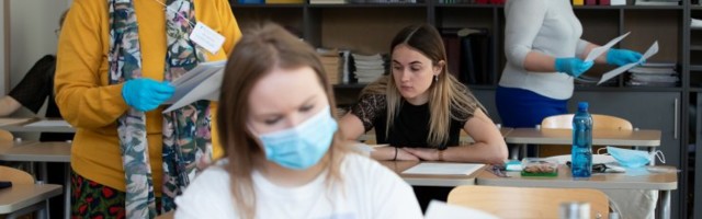 "Veeretame mõtet viia lapsed üle maakooli, aga kas hiljem on võimalik tagasi tulla?" Algav kooliaasta jagab lapsevanemad kahte lehte