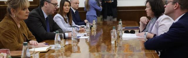 POČEO SASTANAK VUČIĆA SA KAREN PIRS: Predsednik i specijalna izaslanica Velike Britanije uskoro prisustvuju potpisivanju važnog ugovora