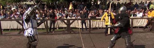 Reporter: Tervisetõendi ajastu: piirdeaiad, täieliku vaktsineerimisenõue, kiirtestimise võimalus ja käepaelad