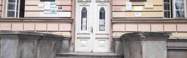 Profesori niškog „Sremca“: U učionice ulaze nepoznati ljudi, iskusni nastavnici ostali bez posla, nametnuta SNS volja