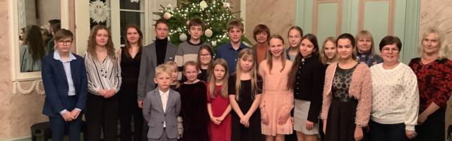 FOTOD: Roosna-Alliku mõis täitus klaverimuusikaga