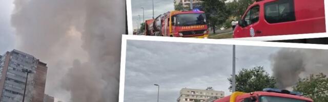 DRAMA NA NOVOM BEOGRADU NE JENJAVA: Vatrogasci se više od sat vremena BORE sa VATRENOM STIHIJOM, građanima upućen HITAN APEL! (FOTO, VIDEO)