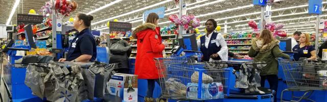 Vahistati naine, kes proovis poes teise naise last osta