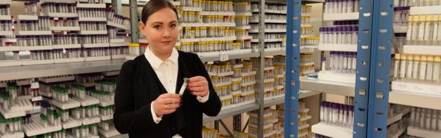 Ülipuhtast tootmisest läheb maailma miljoneid katseklaase: „Isegi meie koristaja on nii kvalifitseeritud, et suudab operaatorit asendada“