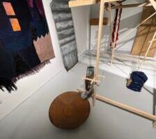 Pelgupaik. A Place to Come To. Aet Ollisaar ja Madis Liplap galeriis Made in Aparaaditehas